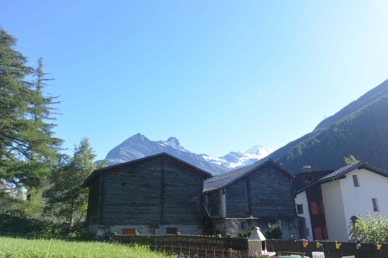 Hotel Baergsunnu Saas-Grund Exterior photo