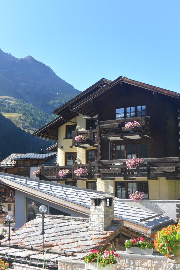 Hotel Baergsunnu Saas-Grund Exterior photo