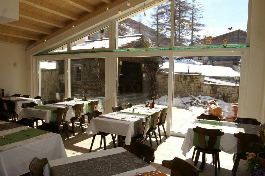Hotel Baergsunnu Saas-Grund Exterior photo